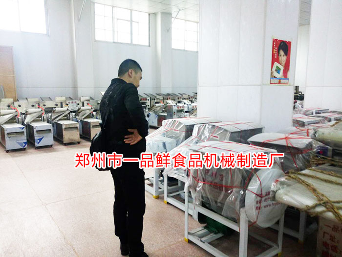 陜西客戶(hù)考察多功能成型機(jī)