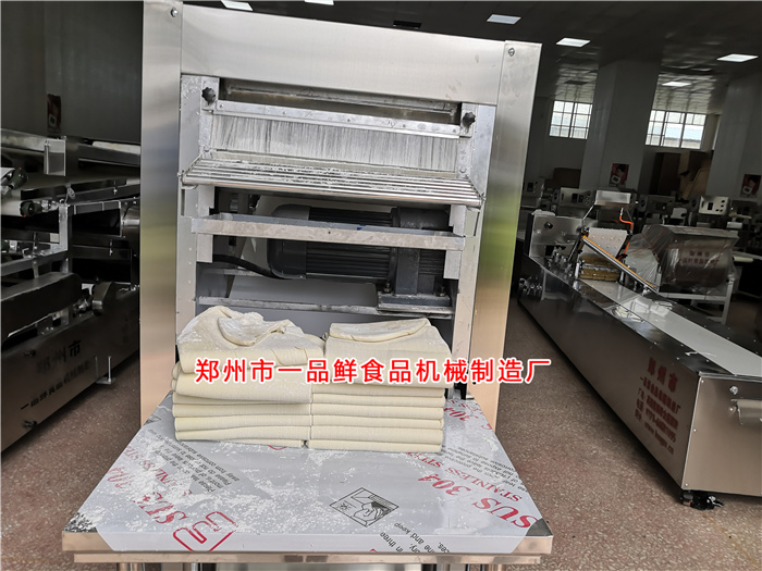 全自動自循環(huán)揉壓機調試中
